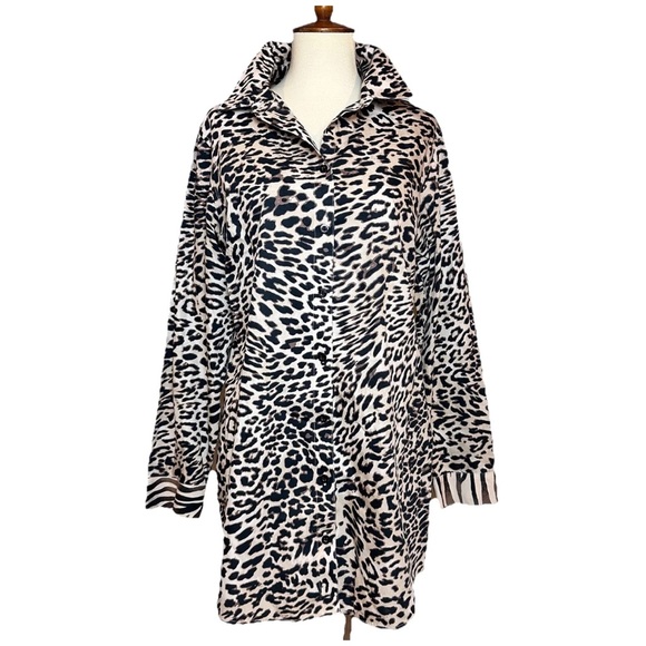 Chico’s No Iron Button Down Shirt Mixed Animal Print Tunic Length Size 1 (8/10) - Picture 1 of 11